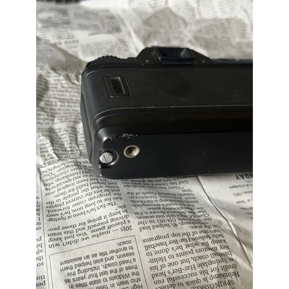 Nikon N2000 35mm SLR Film Camera Body Only